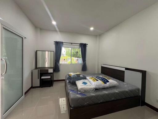 Affordable One-Bedroom Bungalow Near Schools and City, 10,000 Baht/Month Rent