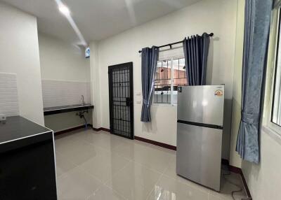 Affordable One-Bedroom Bungalow Near Schools and City, 10,000 Baht/Month Rent
