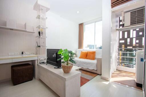 Fully Furnished One-Bedroom Condo for Rent Near Nimman Area : S Condominium