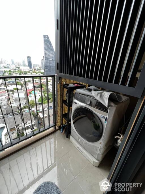 1-BR Condo at Oka Haus Sukhumvit 36 near BTS Thong Lor