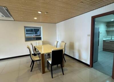 2-BR Condo at All Seasons Mansion Condominium near BTS Phloen Chit