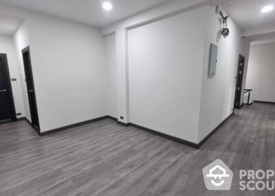 6-BR Townhouse at New Renovate Townhouse In Sukhumvit 26 near BTS Phrom Phong