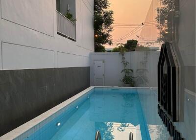 Townhouse for Rent at Monotown 2 - Suthep