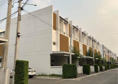 Townhouse for Rent at Monotown 2 - Suthep