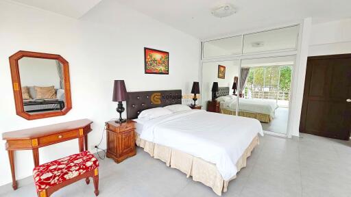 4 Bedroom Condo in Chom Talay Resort Jomtien