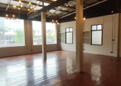 Commercial/Shophouse for Rent in Rama 4 - Sukhumvit