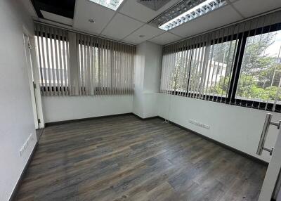 For Rent Bangkok Office Sukhumvit BTS On Nut Phra Khanong