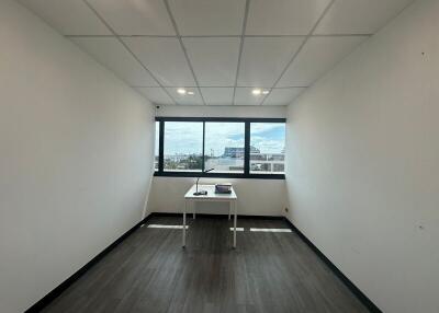 For Rent Bangkok Office Sukhumvit BTS On Nut Phra Khanong