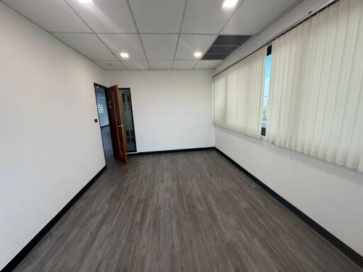 For Rent Bangkok Office Sukhumvit BTS On Nut Phra Khanong