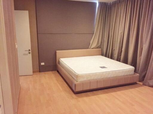 For Rent Bangkok Condo Nusasiri Grand Condo Sukhumvit 42 Sukhumvit 42 BTS Ekkamai Khlong Toei