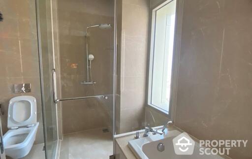 3-BR Condo at Magnolias Waterfront Residences near BTS Saphan Taksin (ID 438150)