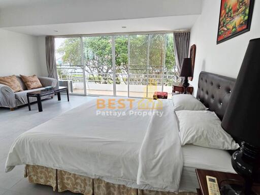 4 Bedrooms Condo in Chom Talay Resort Na Jomtien C011922