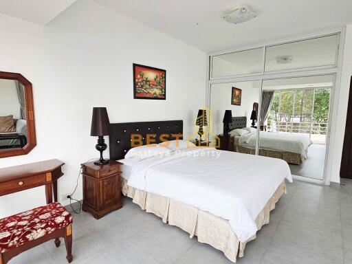 4 Bedrooms Condo in Chom Talay Resort Na Jomtien C011922