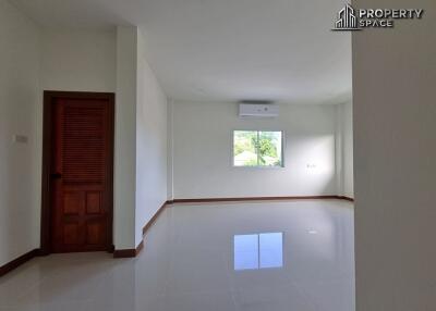 Huge 5 Bedroom Pool Villa Near Mabprachan Lake Pattaya For Sale