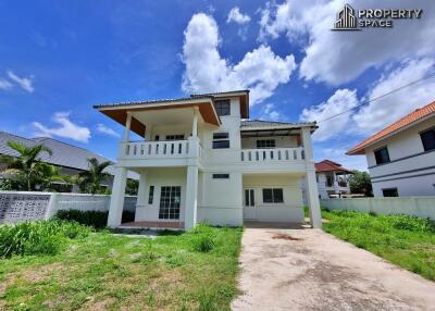 Suitable For Renovation 4 Bedroom Detached House In East Pattaya For Sale