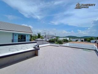 5 Bedroom Pool Villa In Near Phoenix Gold Golf & Country Club Pattaya For Rent