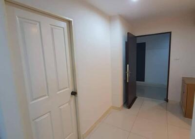 Condo for Rent, Sale at The Green 2 Condominium