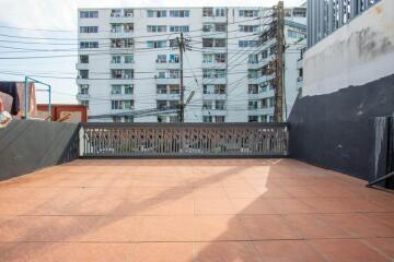 6 Bedroom Townhouse for Rent in Nimman