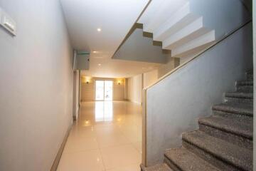 6 Bedroom Townhouse for Rent in Nimman