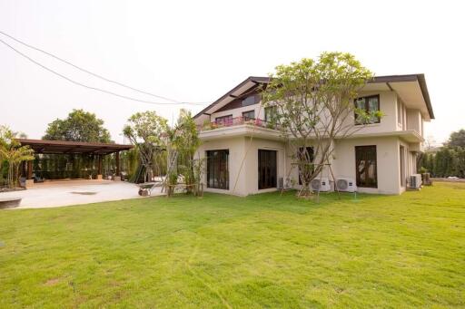 Pool Villa in Saraphi, Teak Traditional Thai Style