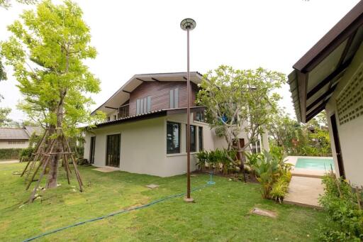 Pool Villa in Saraphi, Teak Traditional Thai Style