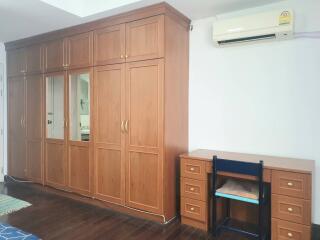 Townhouse for rent in Nimman area 3-story