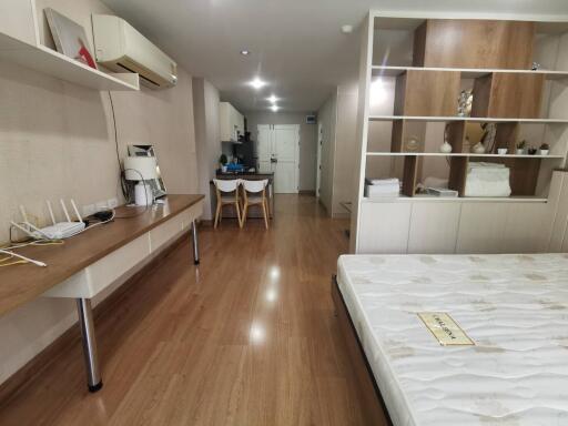 Condo for Rent at Rawee Waree Condo