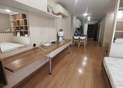 Condo for Rent at Rawee Waree Condo