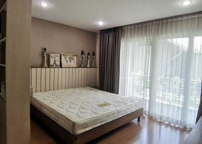 Condo for Rent at Rawee Waree Condo