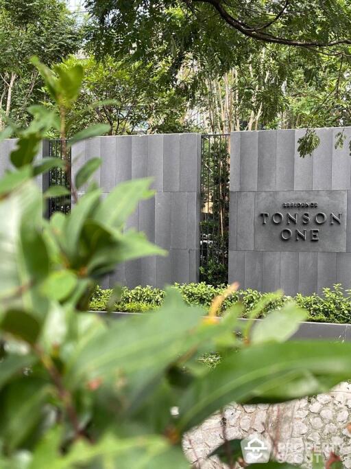 1-BR Condo at Tonson One Residence near BTS Chit Lom