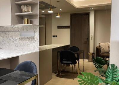 1-BR Condo at Tonson One Residence near BTS Chit Lom