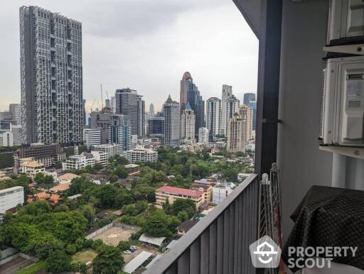 1-BR Condo at Nara 9 Sathorn-Narathiwas near BTS Saint Louis