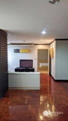 2-BR Condo at Regent Royal Place 1 Condominium near BTS Ratchadamri