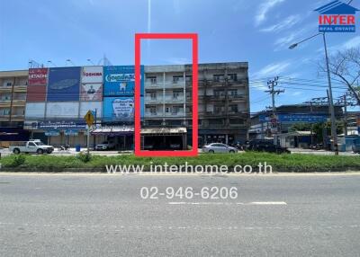 Street view of commercial buildings