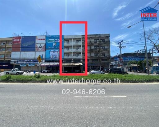 Street view of commercial buildings