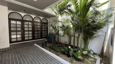 Front entrance area with greenery