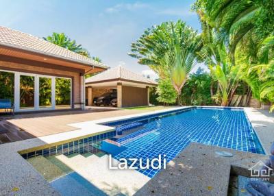 Quality 3 bed pool villa near town