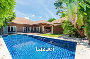 Quality 3 bed pool villa near town