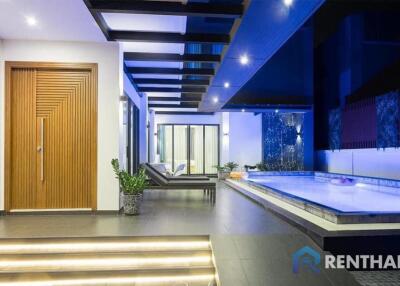 Modern Luxury Villa 6beds 6 bath Fully furnished.