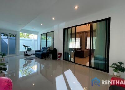 Pool Villa Pattaya Fully Furnished for sale