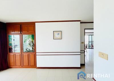 2 Bedrooms Great Location in Pratamnak