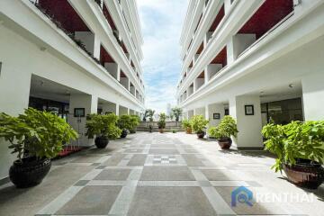 2 Bedrooms Great Location in Pratamnak