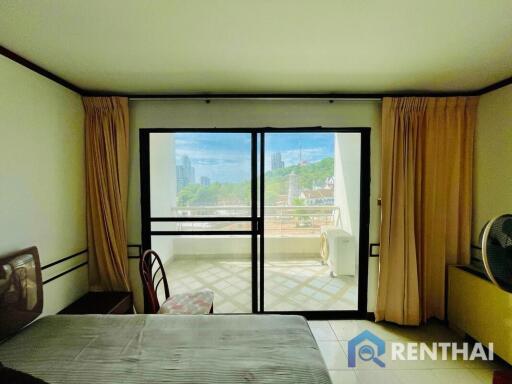 2 Bedrooms Great Location in Pratamnak