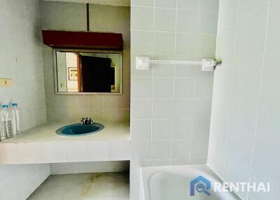 2 Bedrooms Great Location in Pratamnak