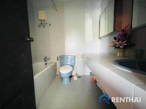 2 Bedrooms Great Location in Pratamnak