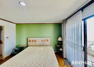 2 bedrooms Condo with sea view Pratamnak Pattaya