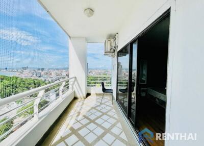 2 bedrooms Condo with sea view Pratamnak Pattaya