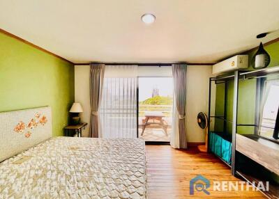 2 bedrooms Condo with sea view Pratamnak Pattaya