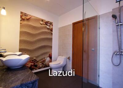 Beautiful 2-Bedroom with Pool Access near Promthep Cape, Rawai