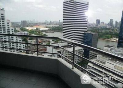 2-BR Condo at Lake Avenue Sukhumvit 16 near BTS Asok